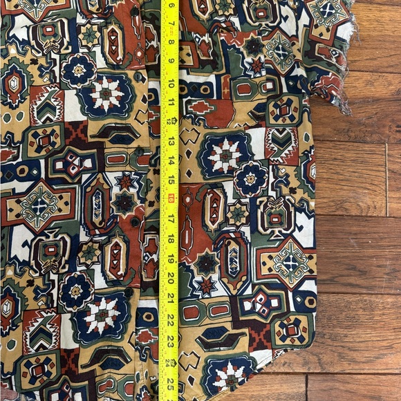 Vintage Geometric Patterned Distressed Blouse - Picture 9 of 10